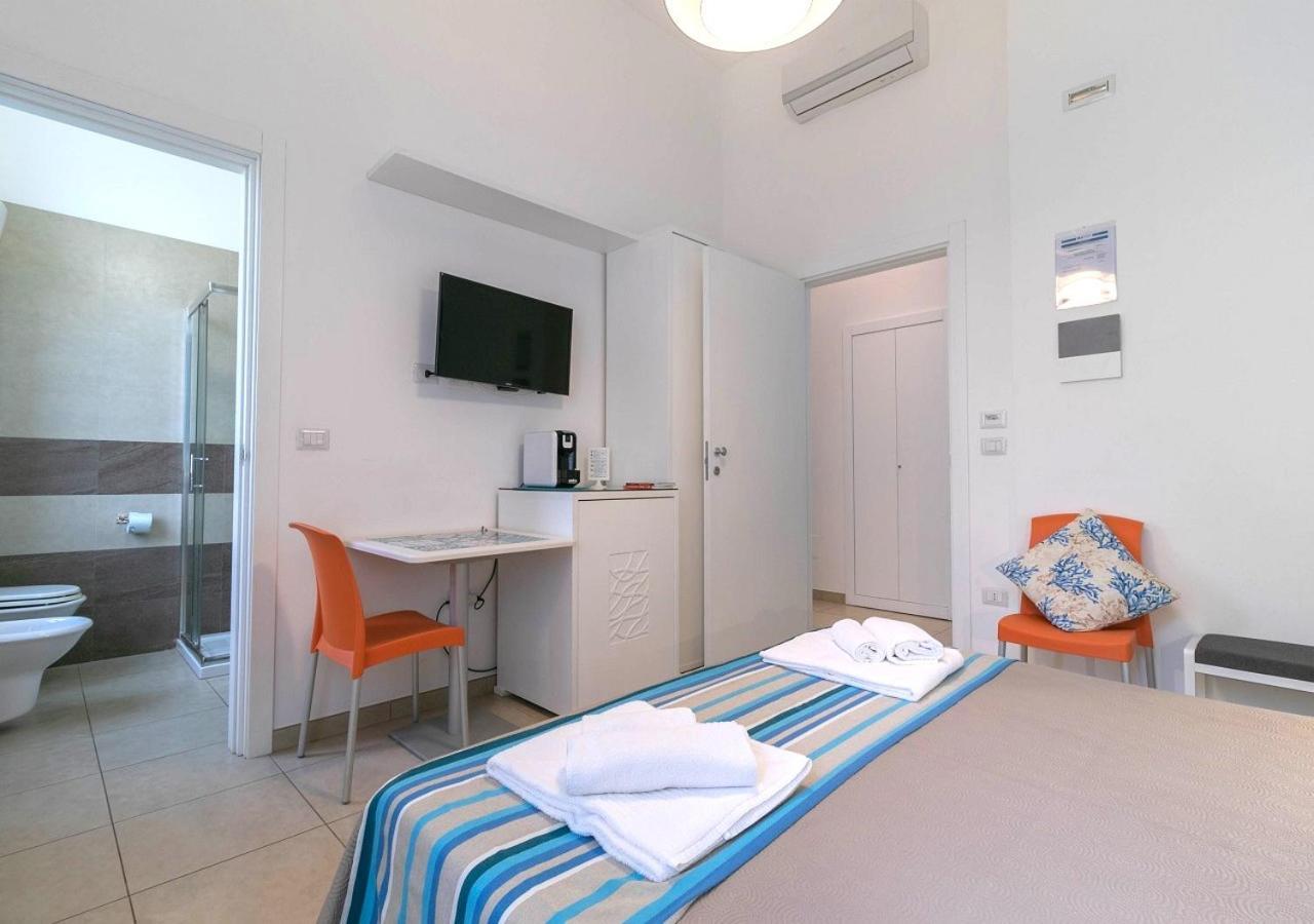 Fronte Mare Rooms By Salentolimit Porto Cesareo Exterior foto